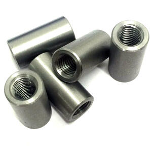 Boccola filettata M5x10mm set 10pz