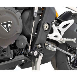 Pedal reposapiés Triumph Speed Triple 1200 RS marcha SW-Motech
