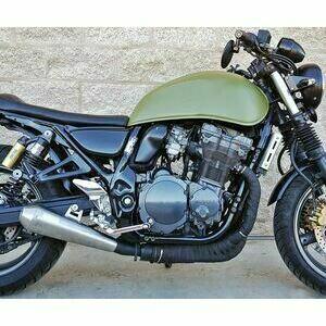 Finale di scarico per Suzuki GSX Inazuma Mass Cafe Racer